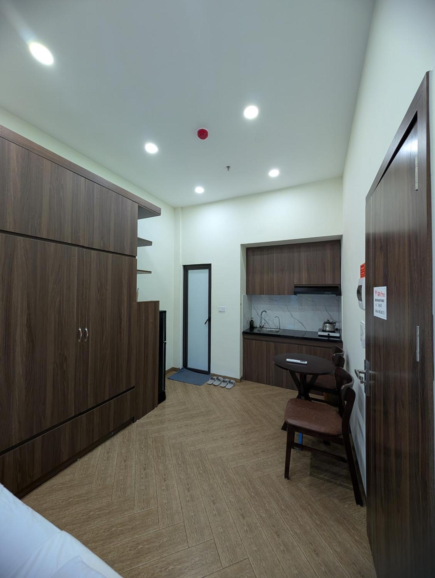 Era Apartment 158 Nguyen Khanh Toan Hanoi Esterno foto